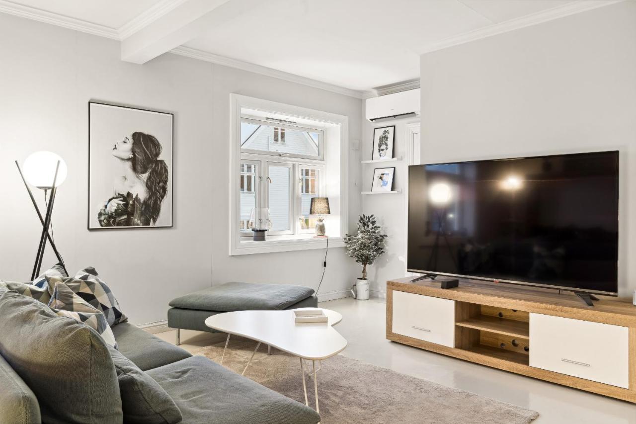 Stylish And Spacious In Center Tromso